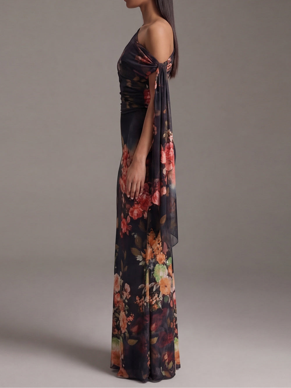 Abito Maxi in Chiffon Plissettato Stampato a Spalla Unica Nero