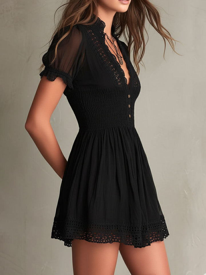 Vestito Mini Nero Classico con Volant e Pizzo