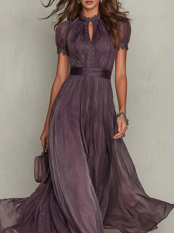 Flavia | Vestito lungo viola con scollo a ojal e dettagli in pizzo di chiffon