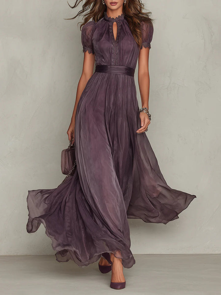 Flavia | Vestito lungo viola con scollo a ojal e dettagli in pizzo di chiffon